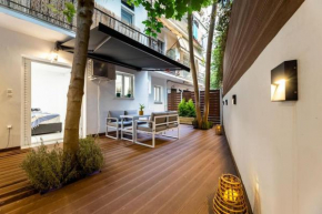 Backyard modern house Nea Smyrni